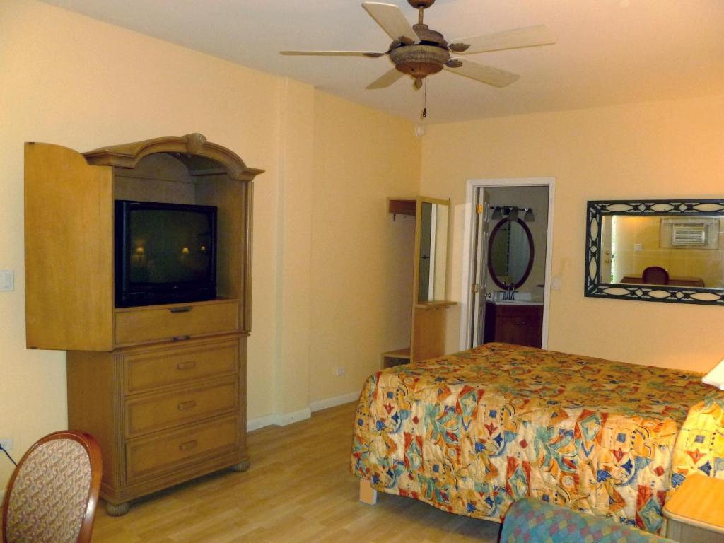 Orchard Garden Hotel Nassau Room photo